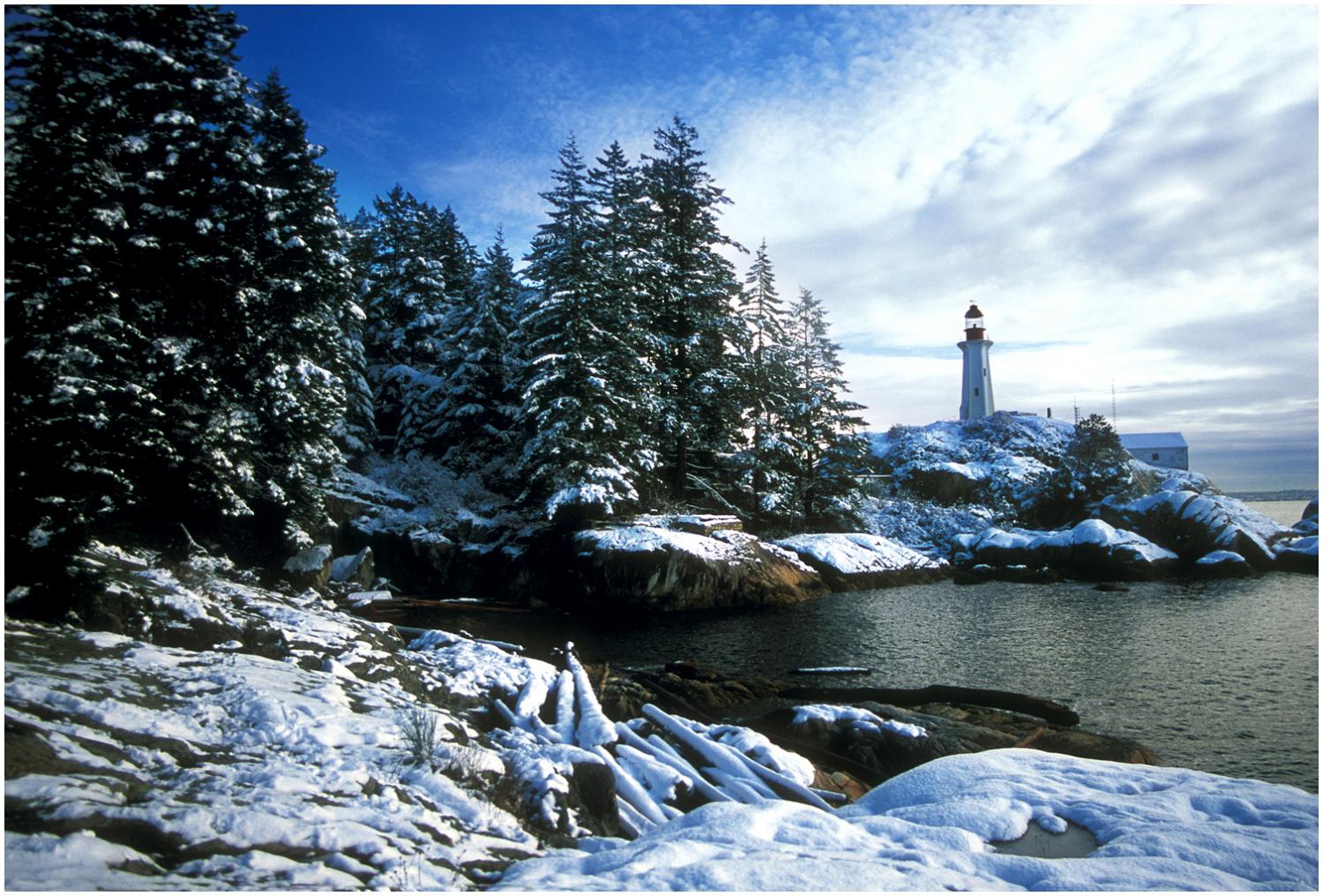 Lighthouse Winter